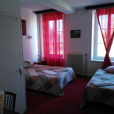 Отель Le Relais De La Marche Aigurande Экстерьер фото
